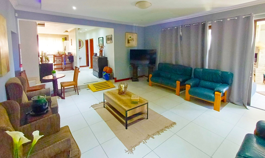 7 Bedroom Property for Sale in Kleinmond Western Cape